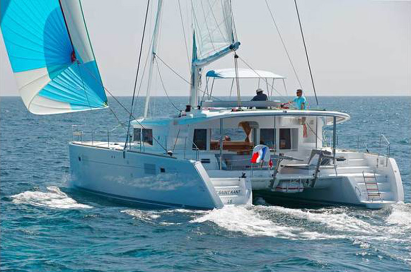 Yacht charter Greece holidays